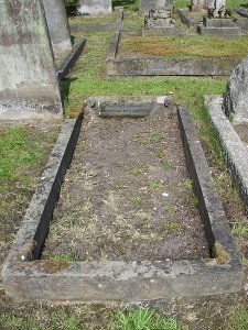 grave of Sarah Lelliott